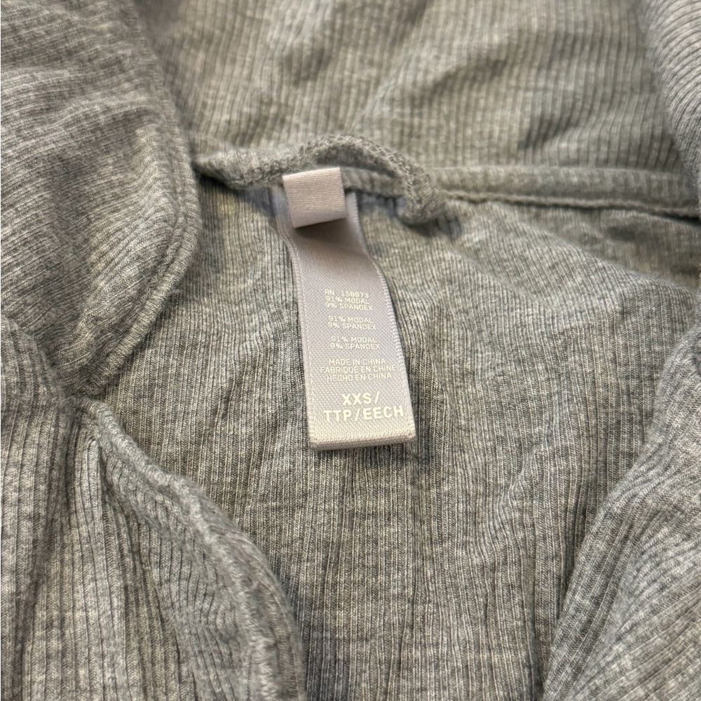 SKIMS Lounge PJ Tops - Picture 4 of 5